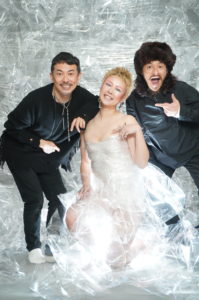 ヘアメイクアーティストとフォトグラファーとモデル
