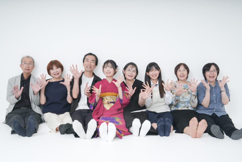 横並びの家族写真