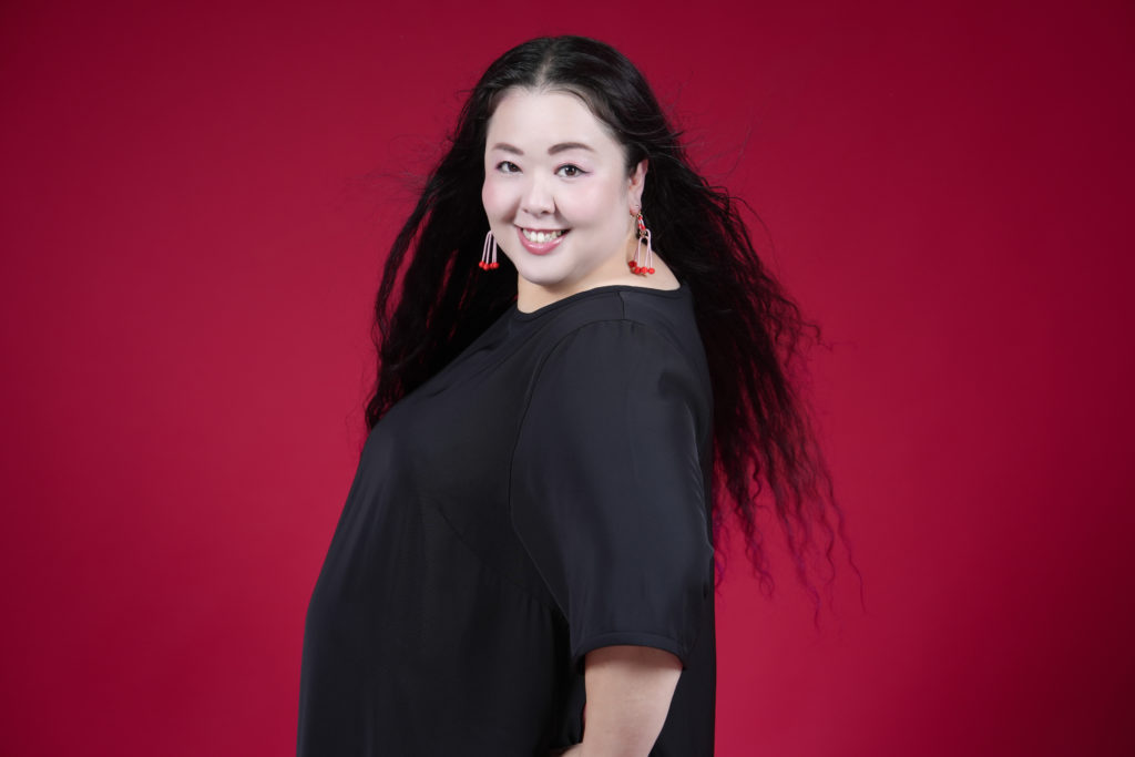 女性シンガーの宣材写真