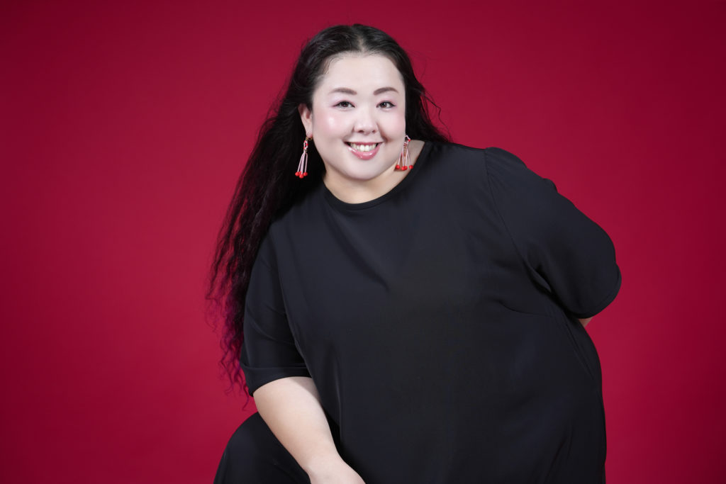 女性シンガーの宣材写真