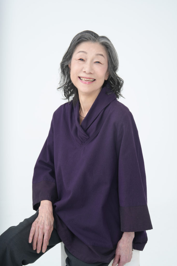 笑顔の女性