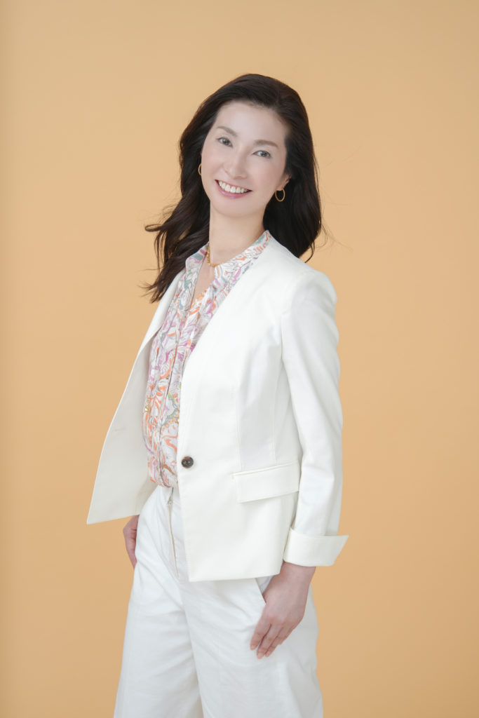 女性の著書プロフィール