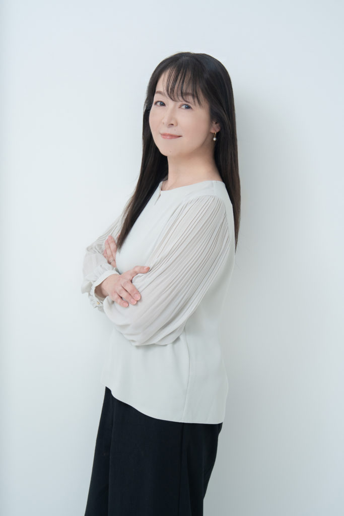 女性の笑顔の写真